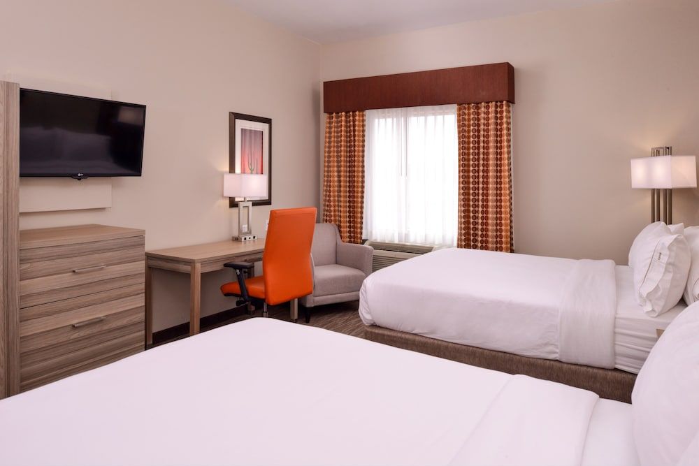 Holiday Inn Express & Suites Williams by IHG Standard Room, 2 Queen Beds 2