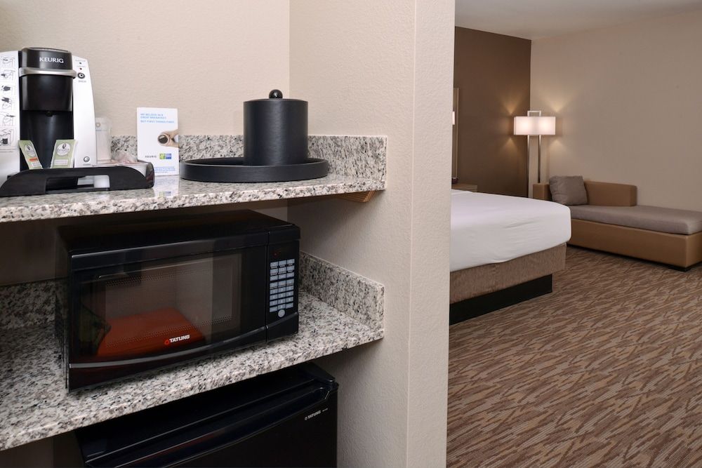 undefined Holiday Inn Express & Suites Williams by IHG 3