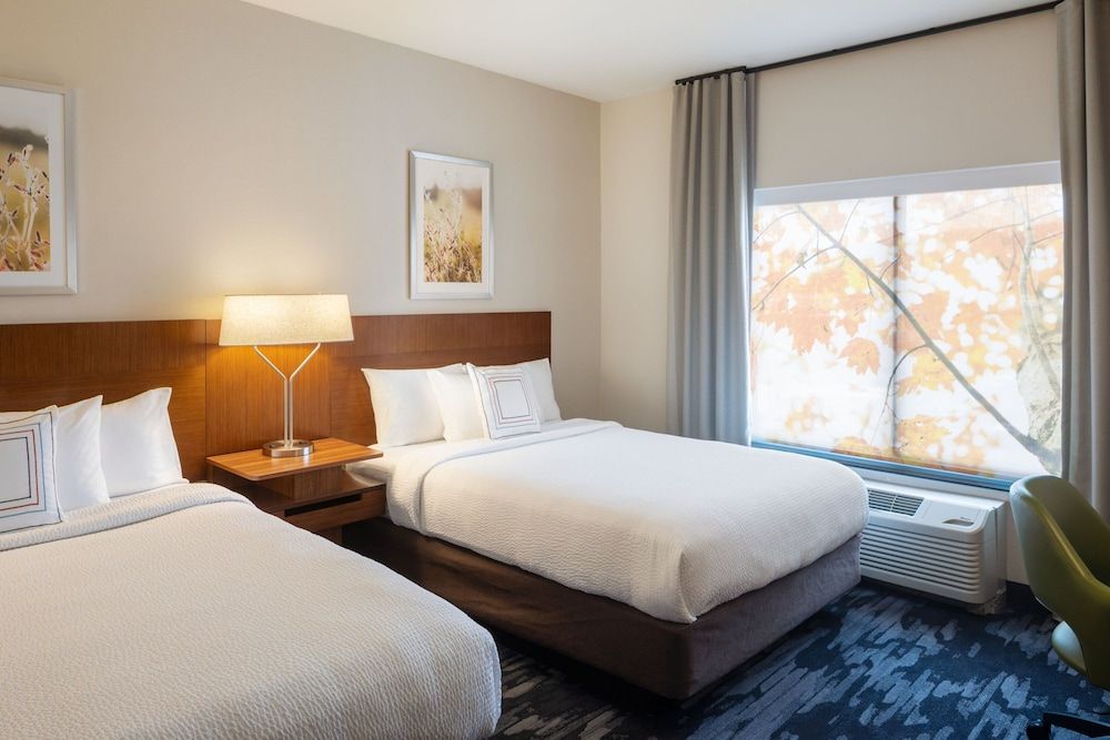 Room, 2 Queen Beds (Mobility Accessible, Tub)