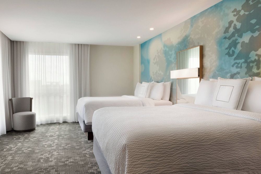 Room, Multiple Beds, Non Smoking (Mobility/Hearing Accessible, Tub)