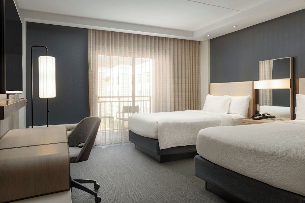 Room, 2 Queen Beds, Balcony