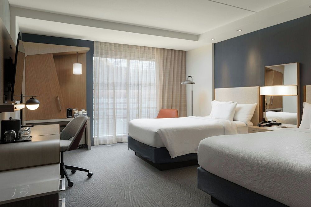 Room, 2 Queen Beds, Balcony