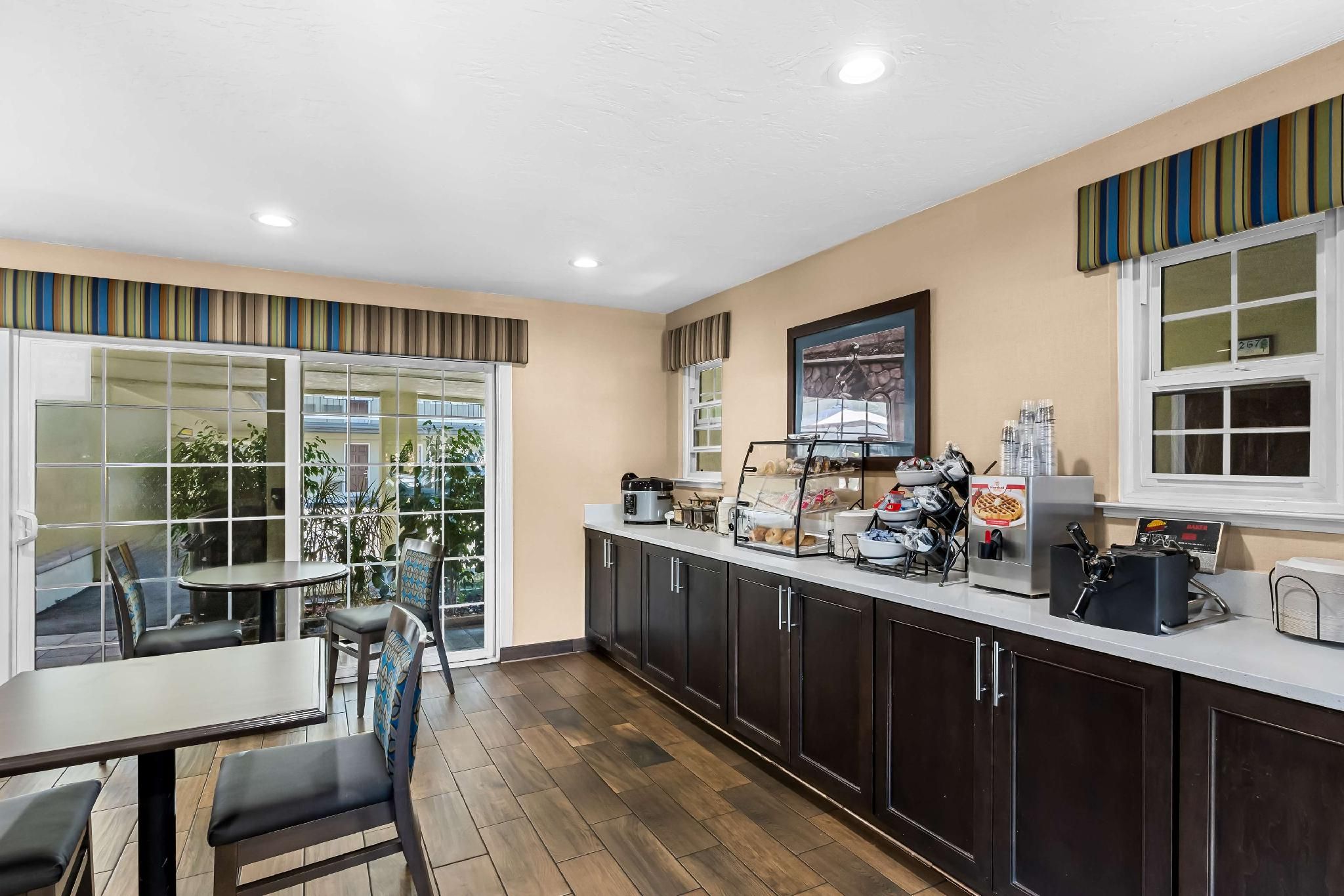 undefined Best Western University Lodge 7