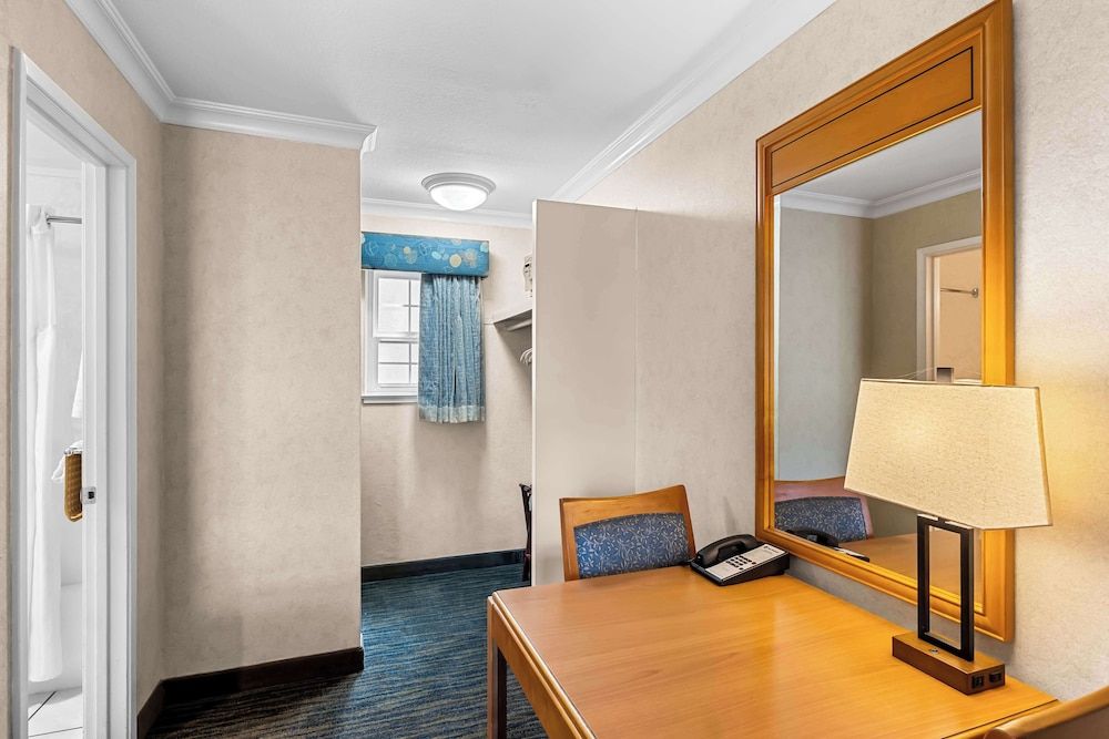 Best Western University Lodge