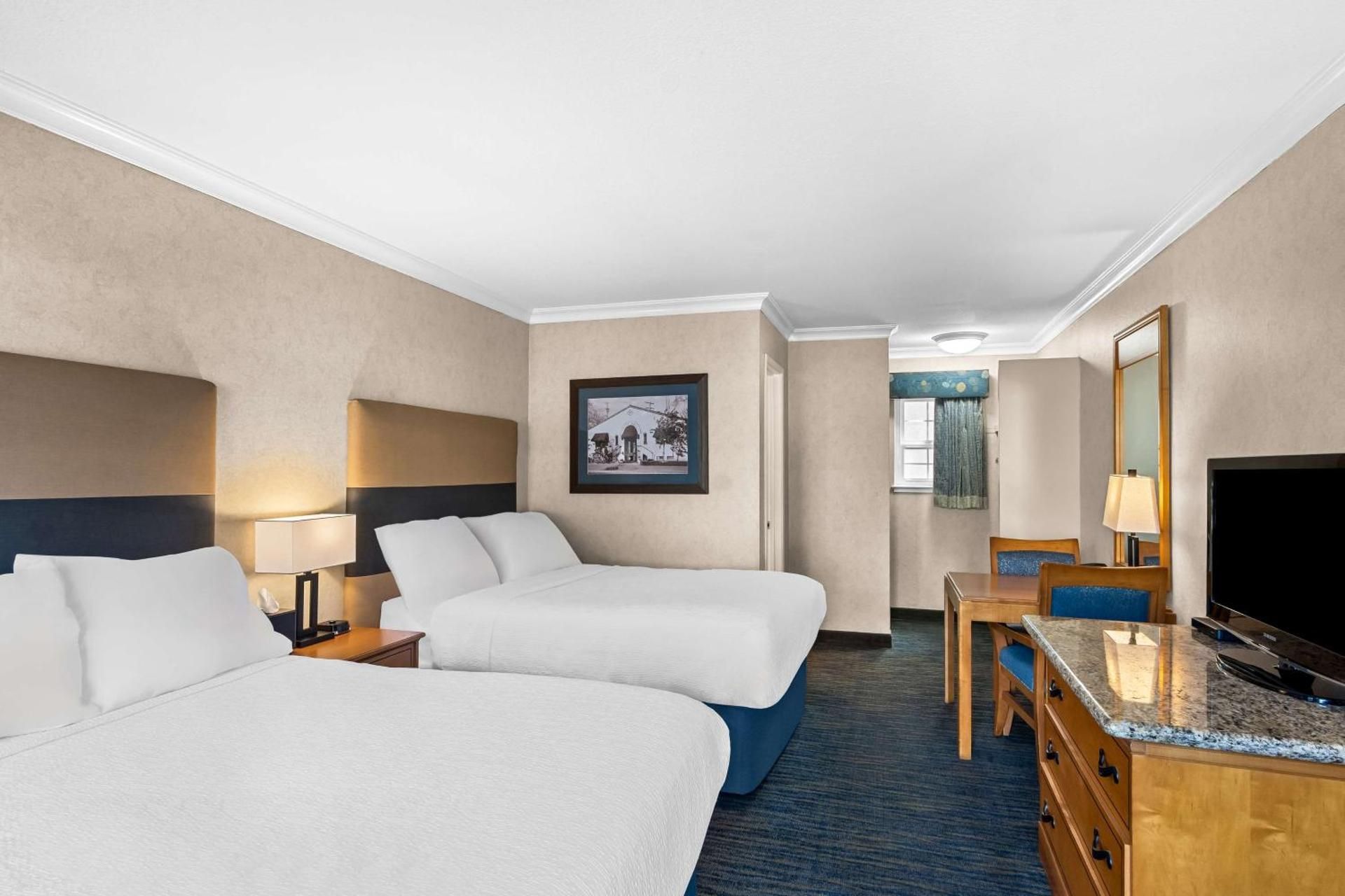 2 double beds, nonsmoking