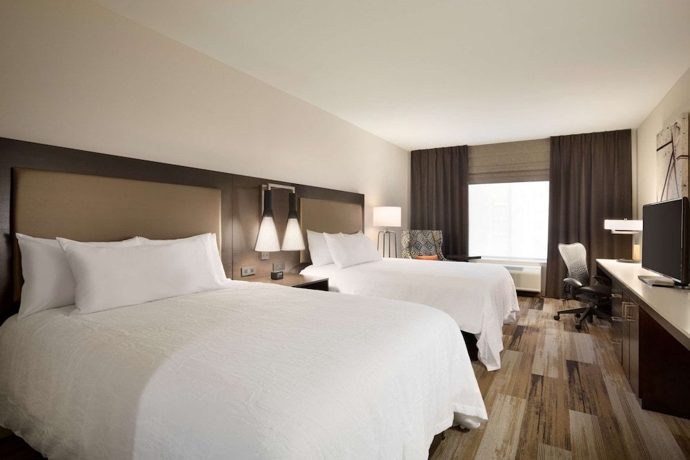 Room, 2 Queen Beds, Accessible, Bathtub