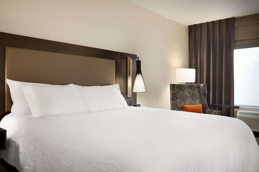 Room, 1 King Bed, Accessible (Hearing)