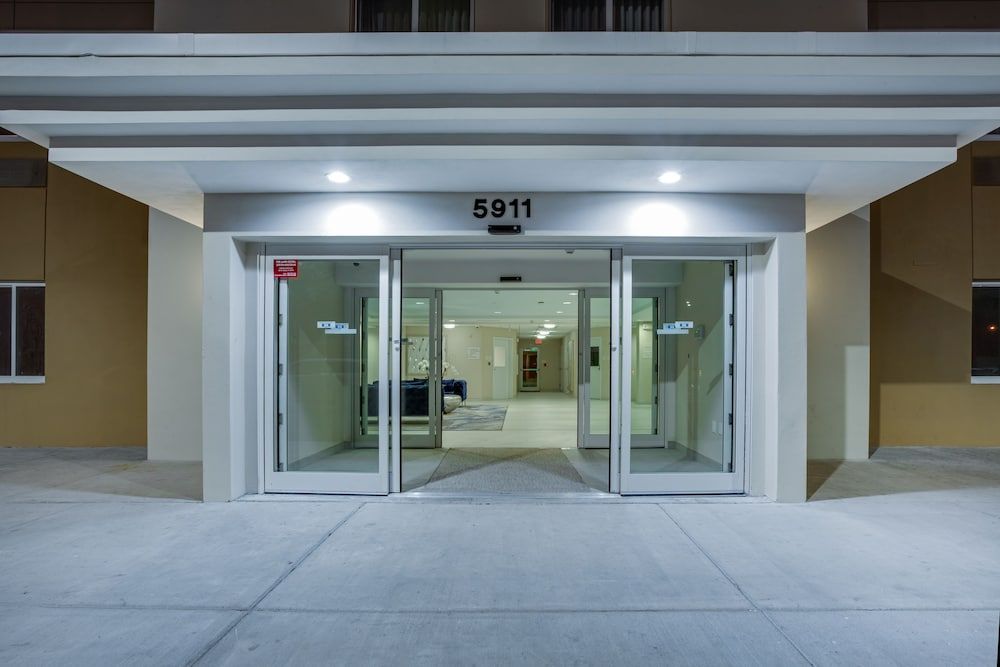 undefined Candlewood Suites Miami Intl Airport-36th St by IHG 8