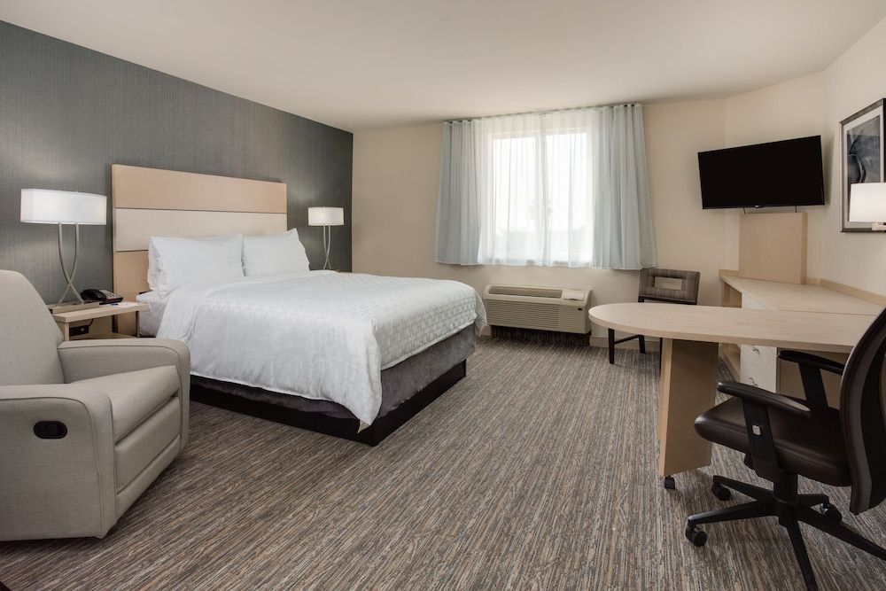 undefined Candlewood Suites Miami Intl Airport-36th St by IHG 3