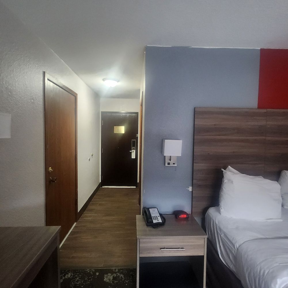 Room, 1 Queen Bed, Hearing Accessible, Non Smoking (Mobility, Bathtub W/grab Bars)