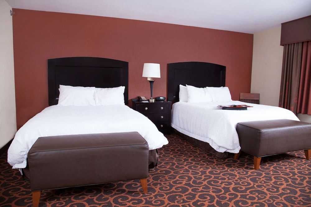 Room, 2 Queen Beds, Accessible, Bathtub