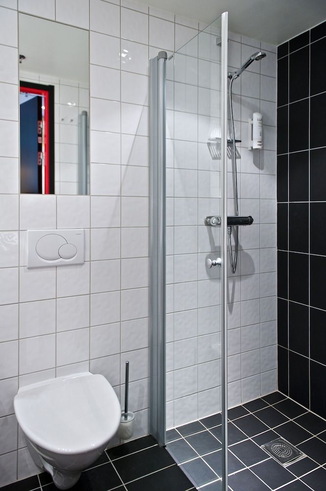 Quality Hotel 11 Standard Twin Room 4