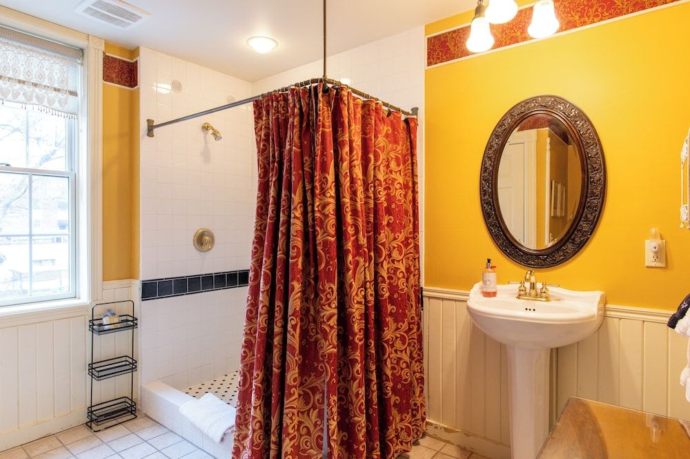 Aurora Staples Inn Signature Suite, 1 King Bed (Carriage House) 5