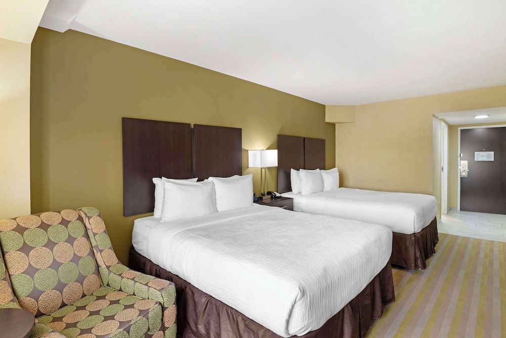Best Western Plus Thornburg Inn & Suites Standard Room, 2 Queen Beds, Non Smoking, Refrigerator & Microwave