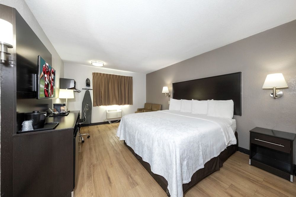 Superior Room, 1 King Bed (Smoke Free)