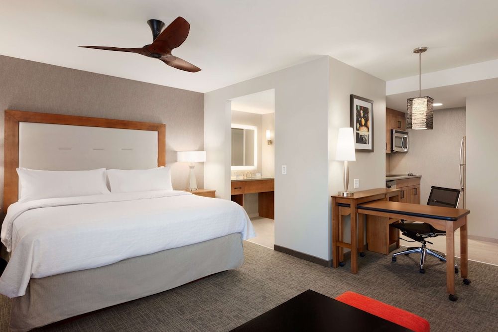 Studio Suite, 1 King Bed, Non Smoking