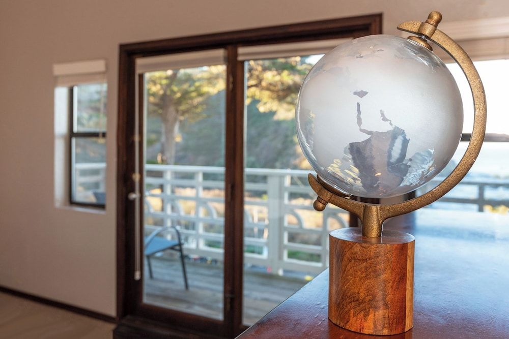 Wharf Master's Inn Queen Oceanview ADA Room 6