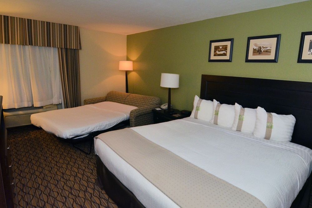 Standard Room, 1 King Bed with Sofa bed