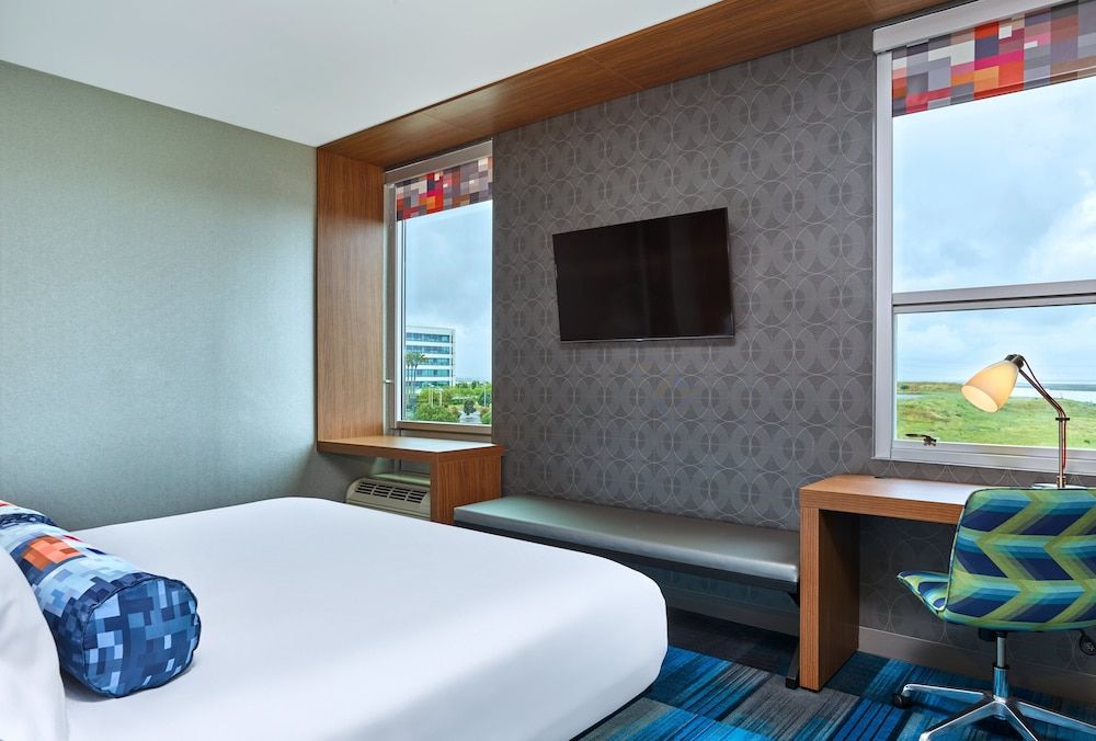 Aloft Santa Clara Traditional Room, 1 King Bed