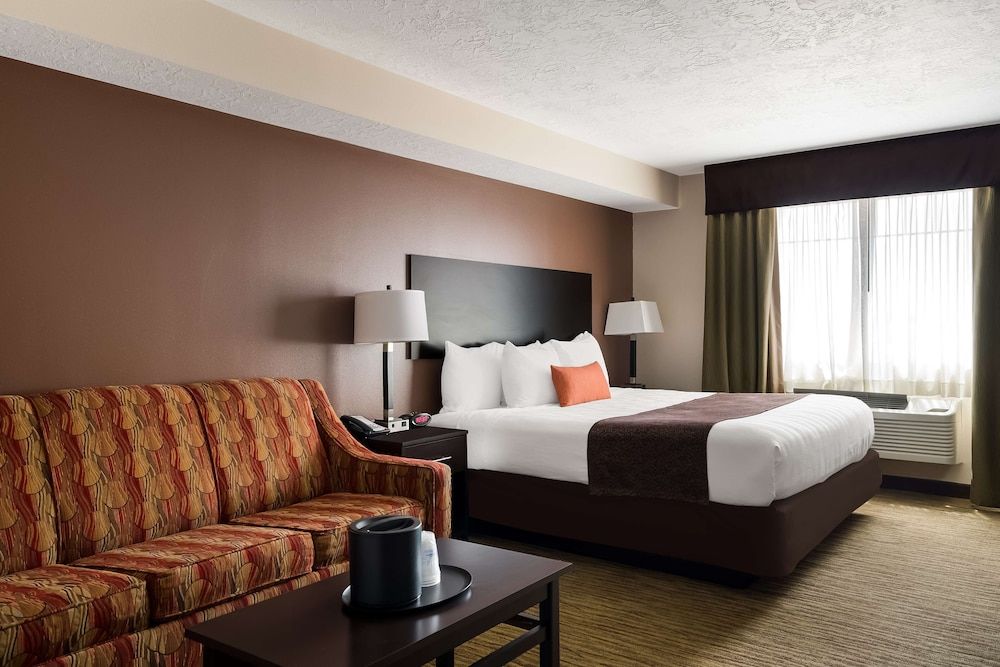 Best Western Plus Landmark Hotel Standard Room, 1 King Bed, Non Smoking, Refrigerator & Microwave (with Sofabed)