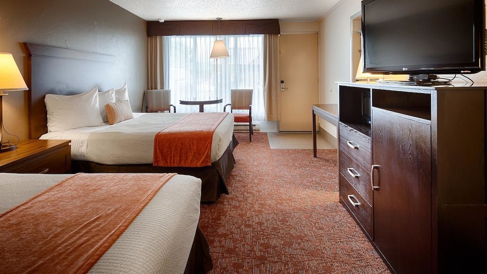 Best Western Paradise Inn Standard Room, 2 Queen Beds, Non Smoking, Refrigerator & Microwave 2