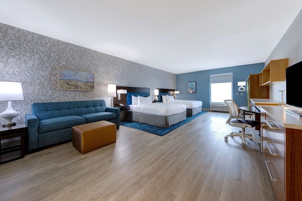 Home2 Suites by Hilton Orlando/International Drive South Studio, 2 Queen Beds, Accessible, Bathtub 2