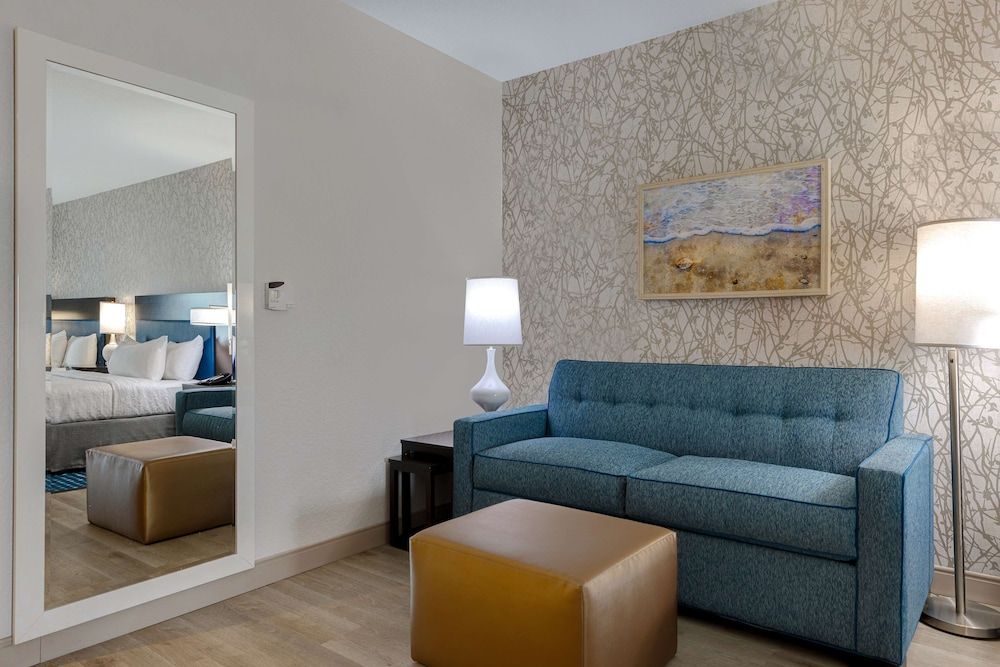 Home2 Suites by Hilton Orlando/International Drive South Studio, 2 Queen Beds, Accessible, Bathtub 7