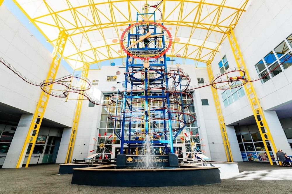 undefined Artrageous on the river By RocketStay 7