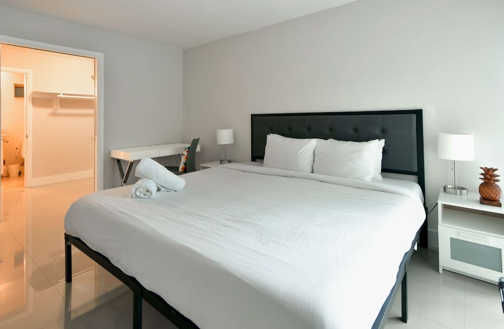 One Bedroom Designer Deluxe