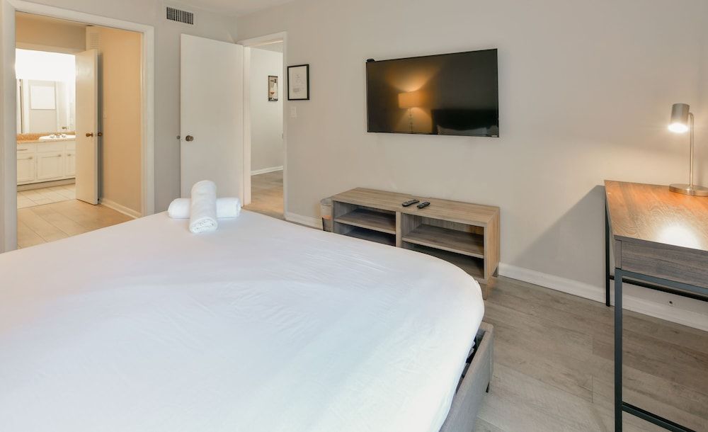 Artrageous on the river By RocketStay Apartment One Bedroom 3