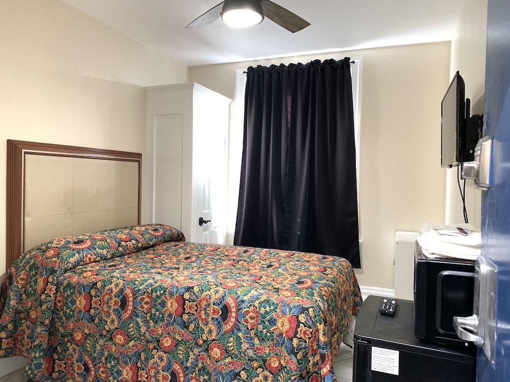 undefined The Adrian 9