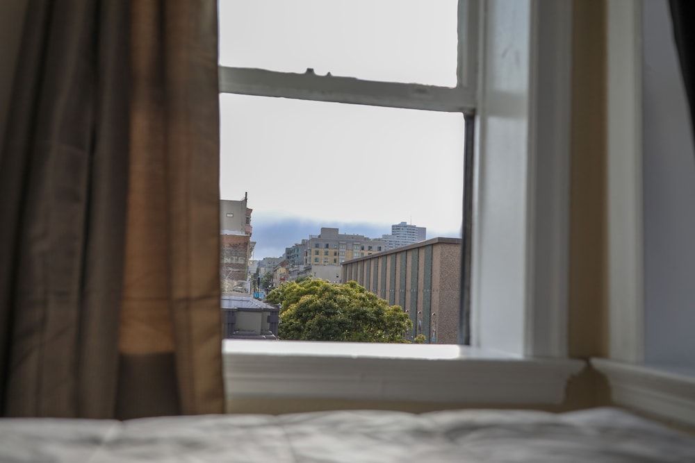 The Adrian Room, 1 Double Bed, Shared Bathroom 10