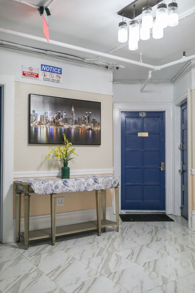 undefined The Adrian 7