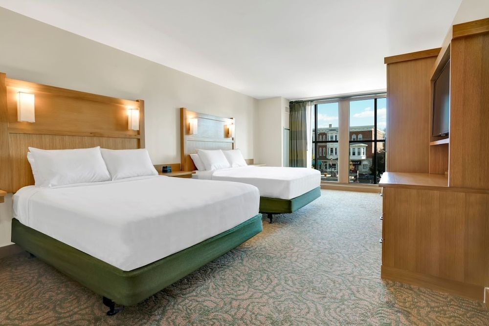 Suite, 2 Queen Beds, Accessible