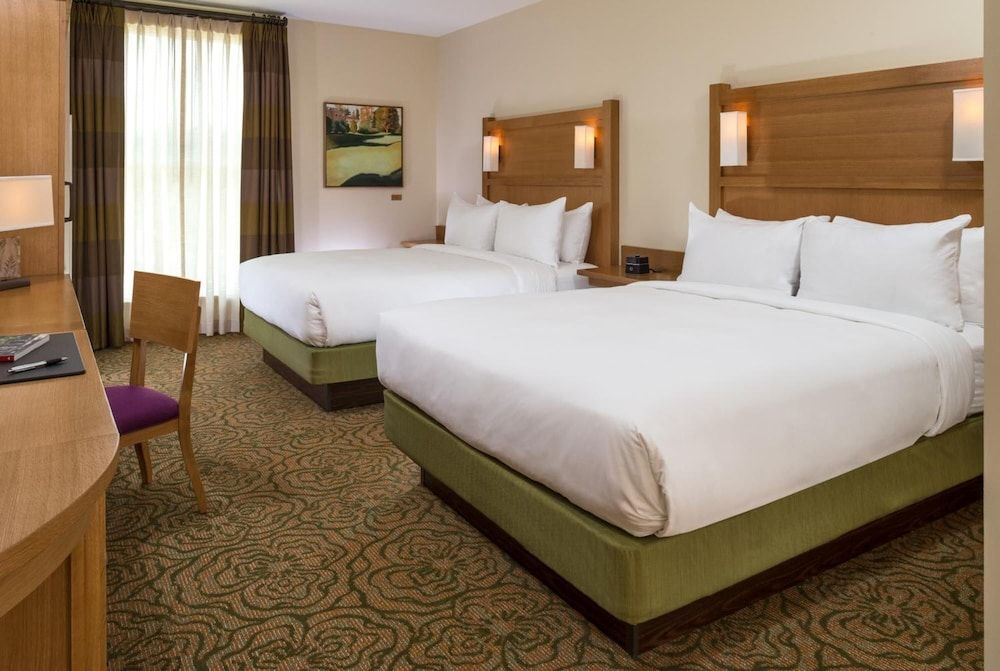 Suite, 2 Queen Beds, Accessible