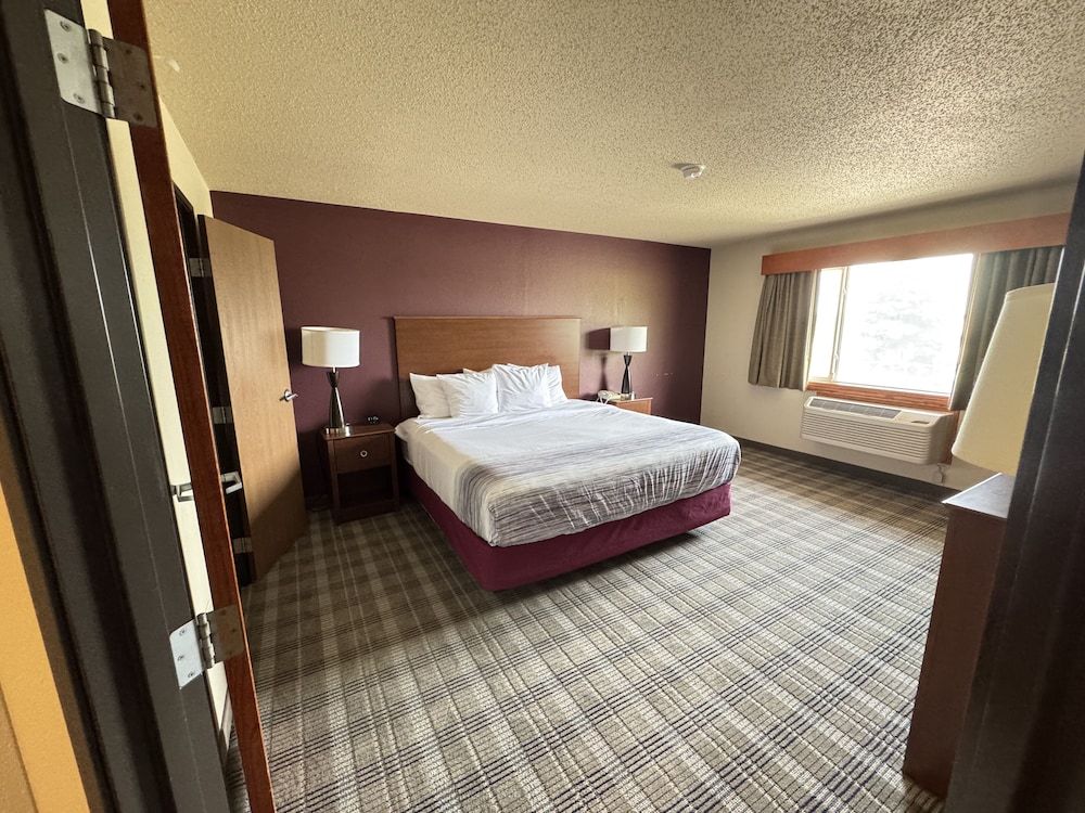 AmericInn by Wyndham Baldwin Premium Suite, 1 Bedroom, Non Smoking (1 King Bed)