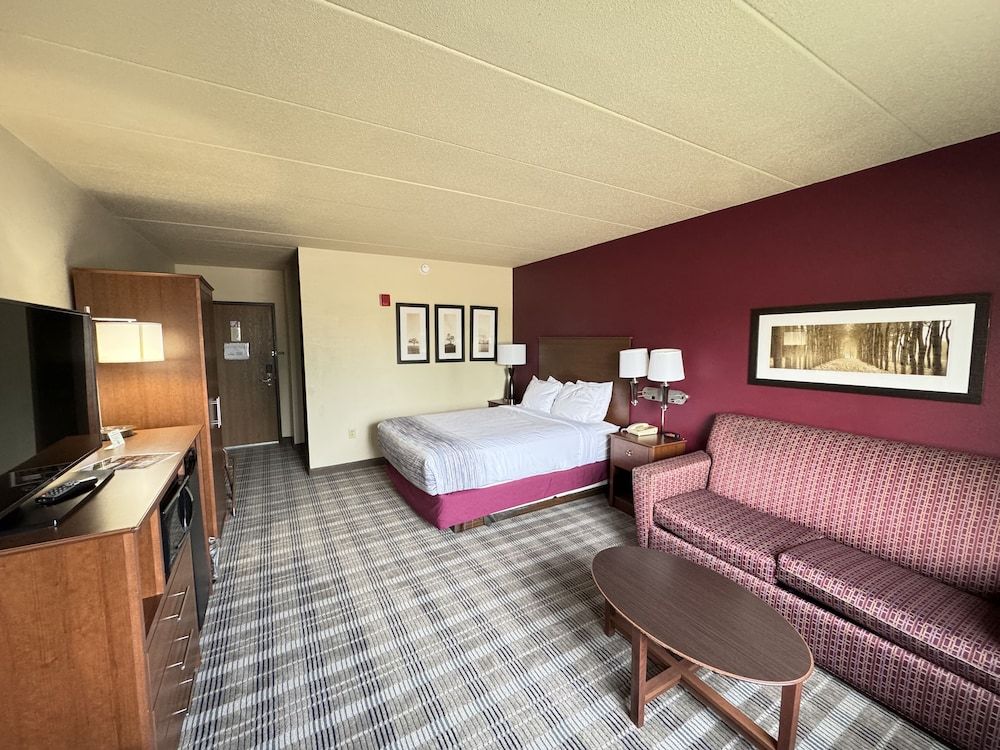 AmericInn by Wyndham Baldwin Deluxe Room, 1 Queen Bed with Sofa bed, Non Smoking