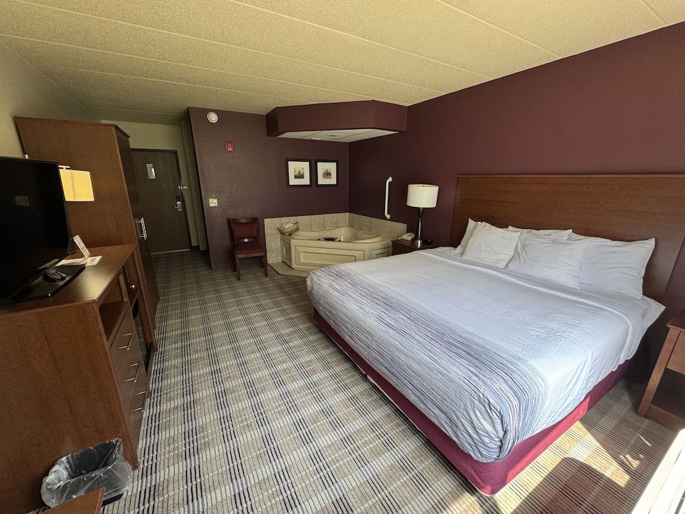 AmericInn by Wyndham Baldwin Deluxe Room, 1 King Bed, Non Smoking 2