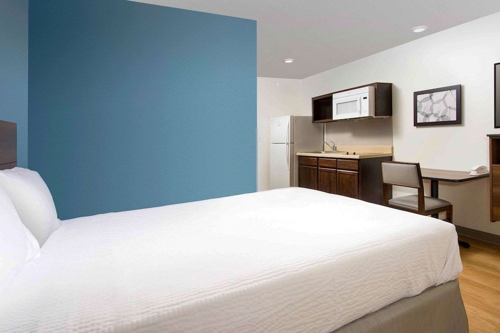 Room, 1 Queen Bed, Accessible, Non Smoking (Roll-in Shower)