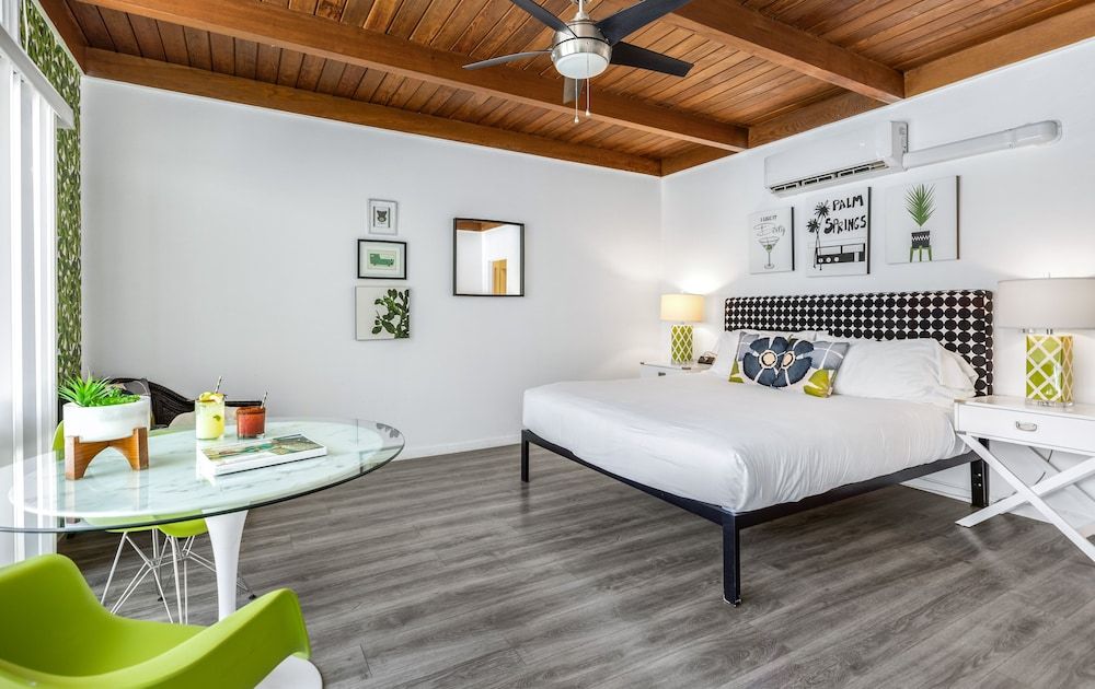 Deluxe Room, 1 King Bed