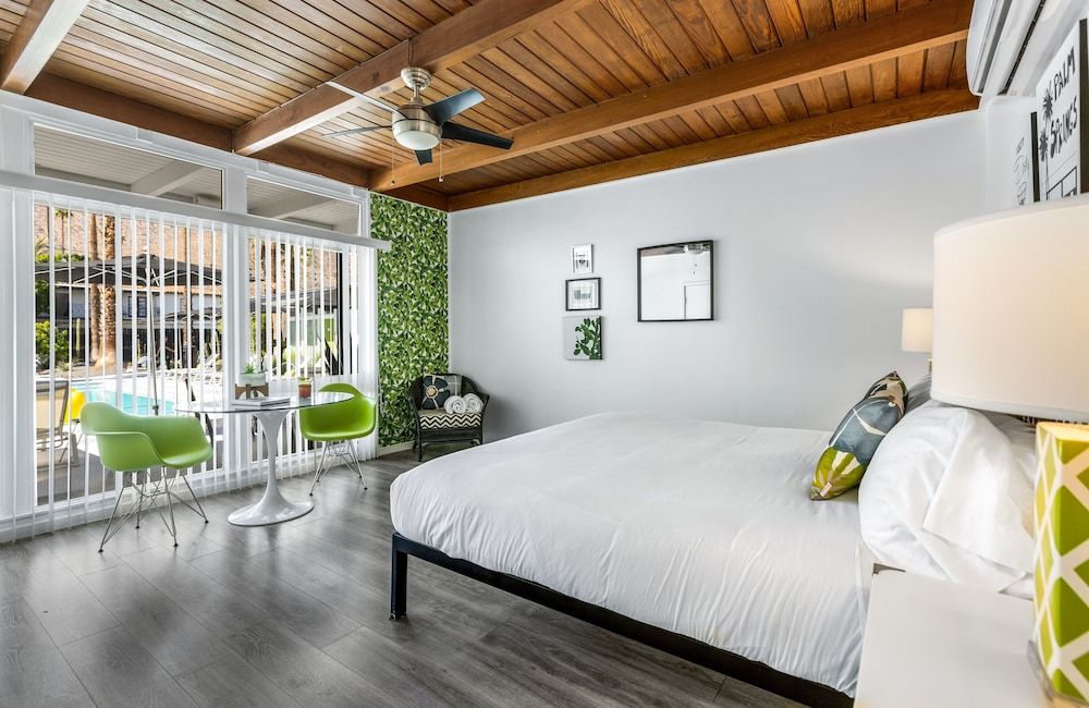 Deluxe Room, 1 King Bed