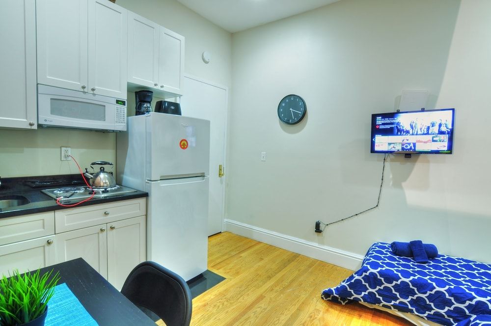 Hello Apartments NYC The Cozy Studio 10