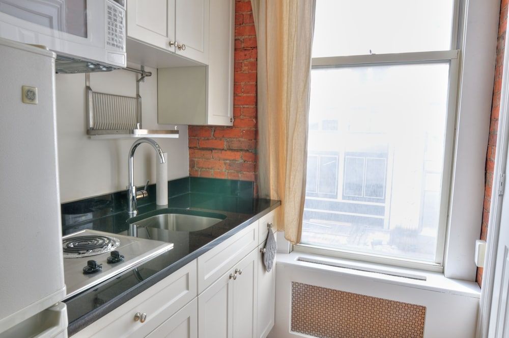 Hello Apartments NYC Charming Studio 10