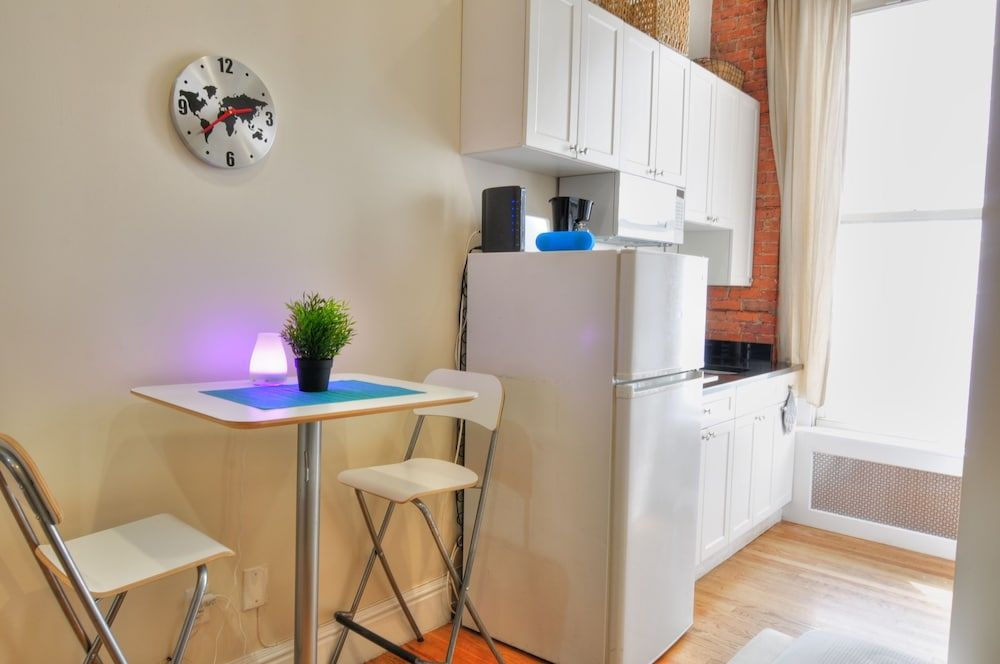 Hello Apartments NYC Charming Studio 9