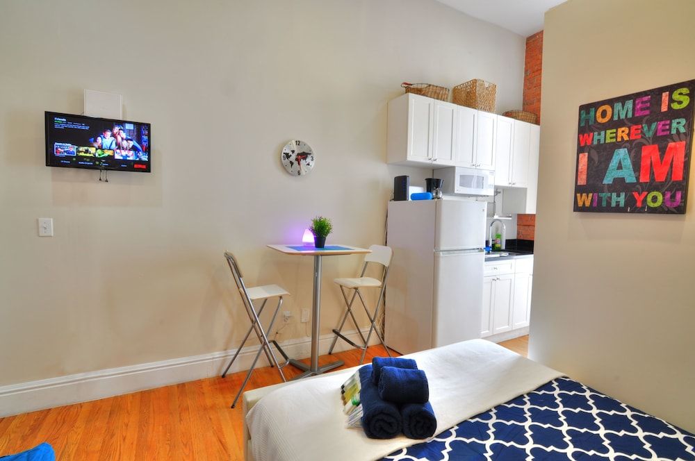 Hello Apartments NYC Charming Studio 8