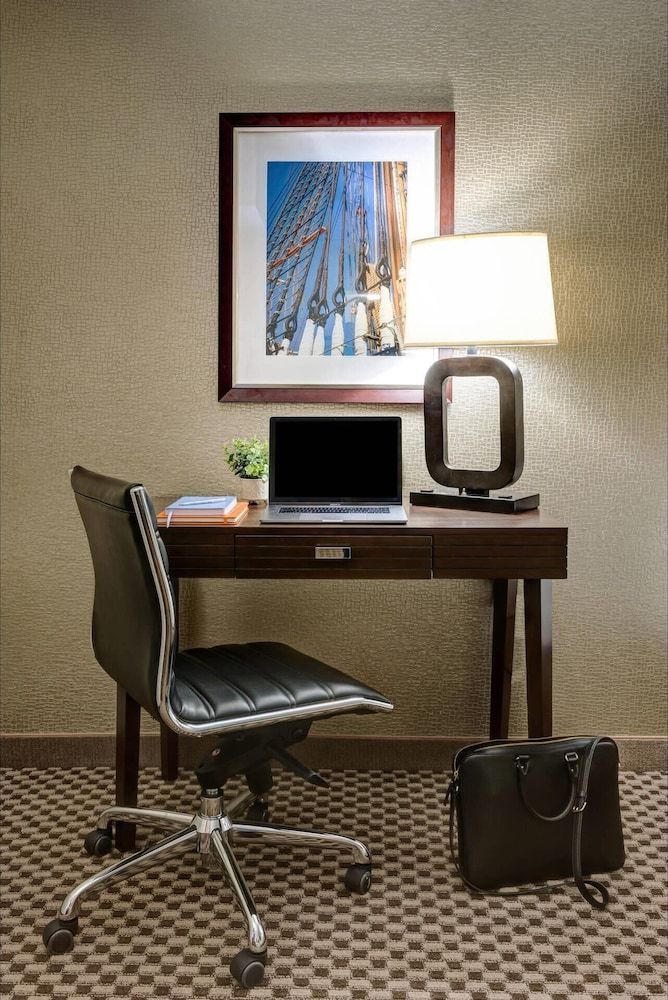 Suite, 1 King Bed with Sofa bed, Non Smoking (2 Person Sofa Bed)