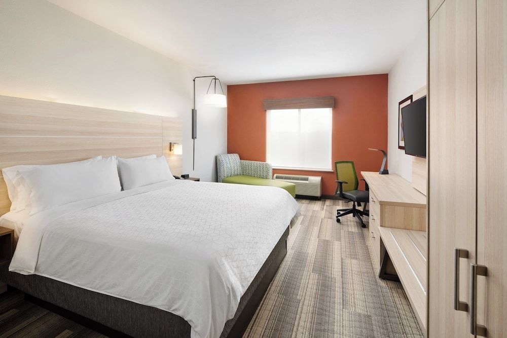 Standard Room, 1 King Bed
