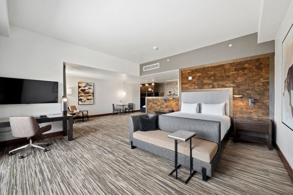 Flying Horse Resort & Club Premium Suite, 1 King Bed with Sofa bed (Academy Suite) 4