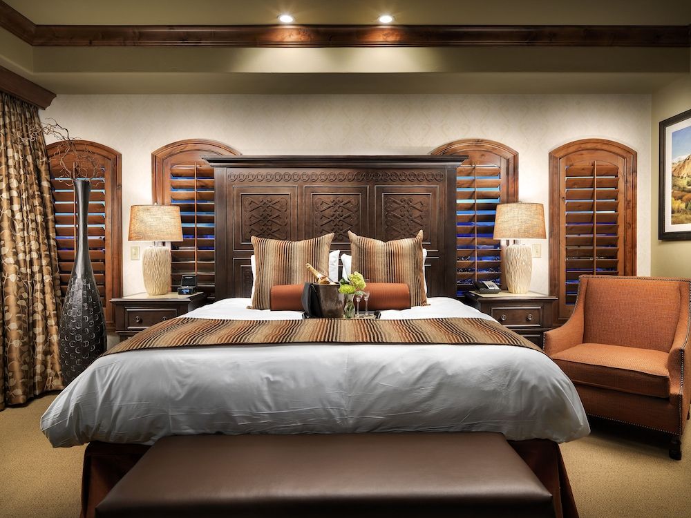 Deluxe Room, 1 King Bed (Standard Room, 1 King Bed)