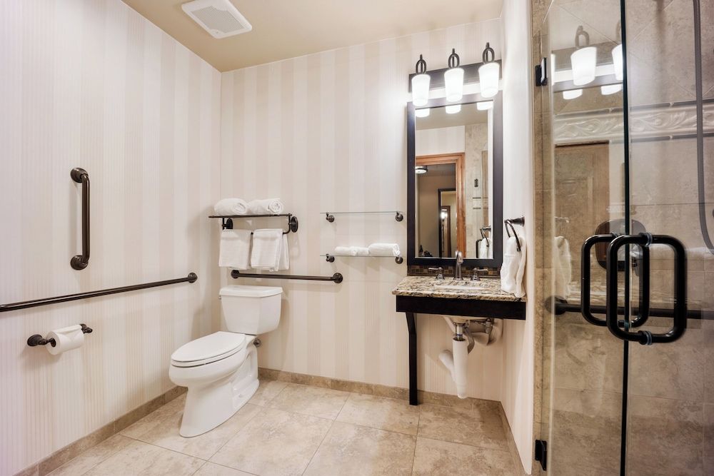 Flying Horse Resort & Club Room, 2 Queen Beds, Accessible 15